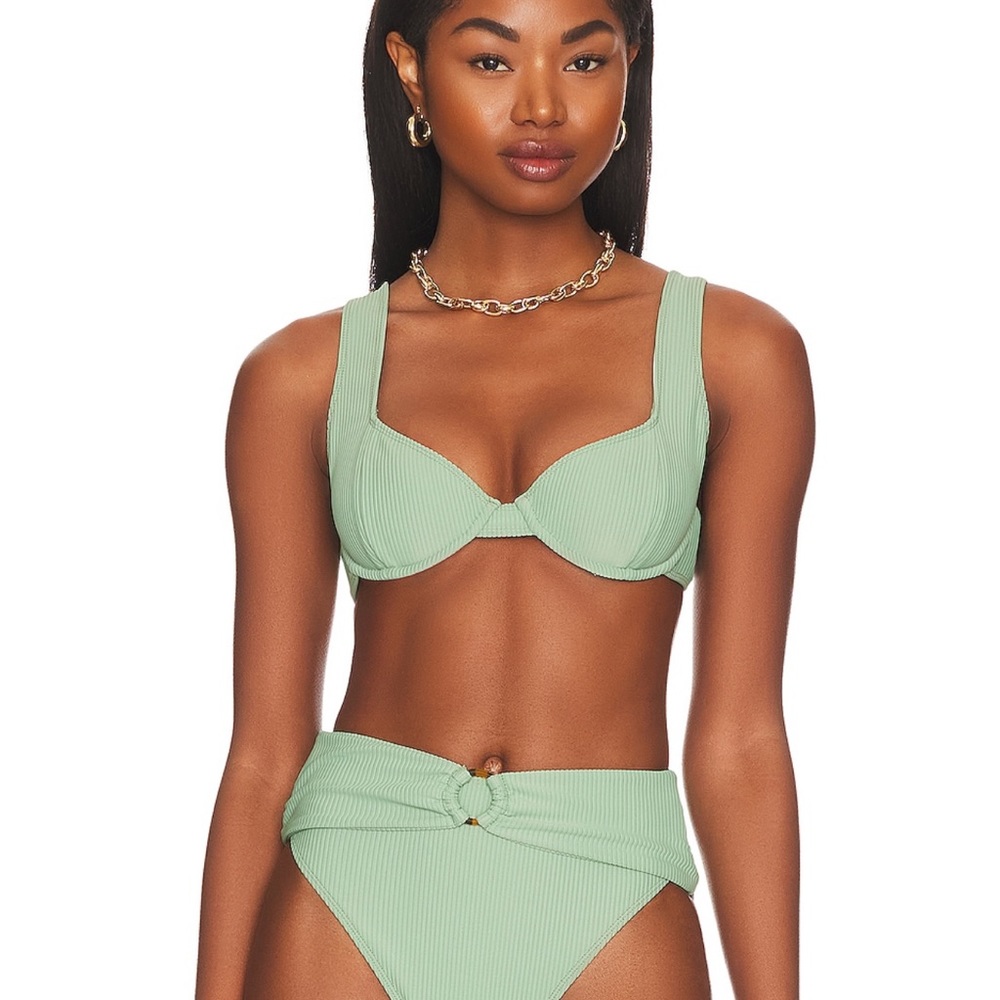 House of Harlow 1960- X Revolve Boston top in olive green
